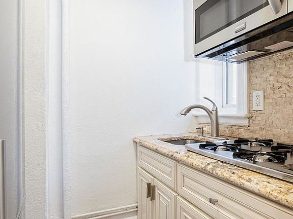 4th image of 151 Joralemon St APT 15