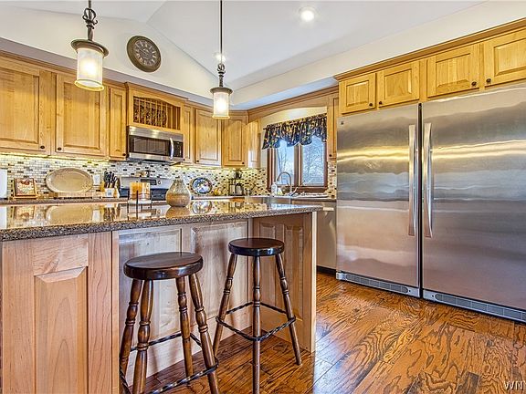 2nd image of 110 Greenwood Cir
