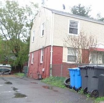 2nd image of 16 Rockingham St