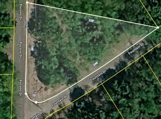 215 Fountain Dr, Newfoundland, PA 18445