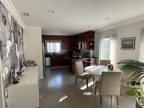 2nd image of 2334-2336 Walgrove Ave