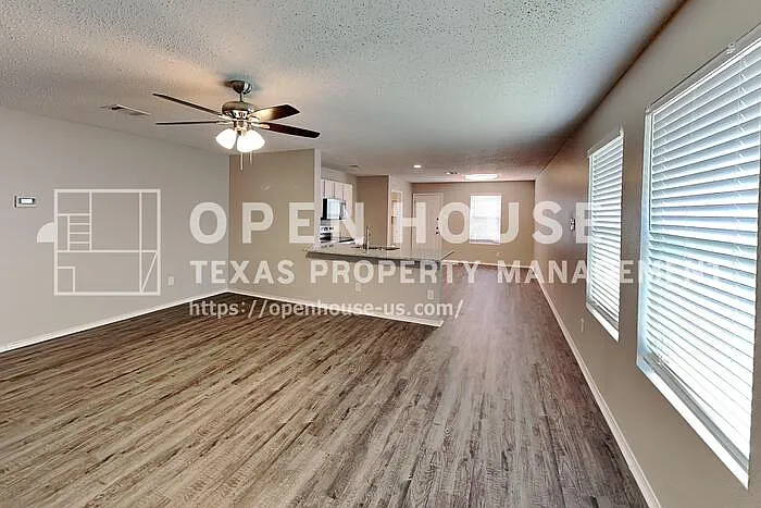 4900 Parkview Hills Ln — Photo 4