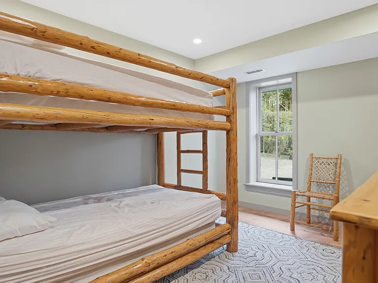 32 Oakland Ave — Photo 32