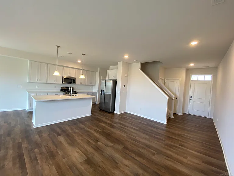 8783 Pioneer St — Photo 4