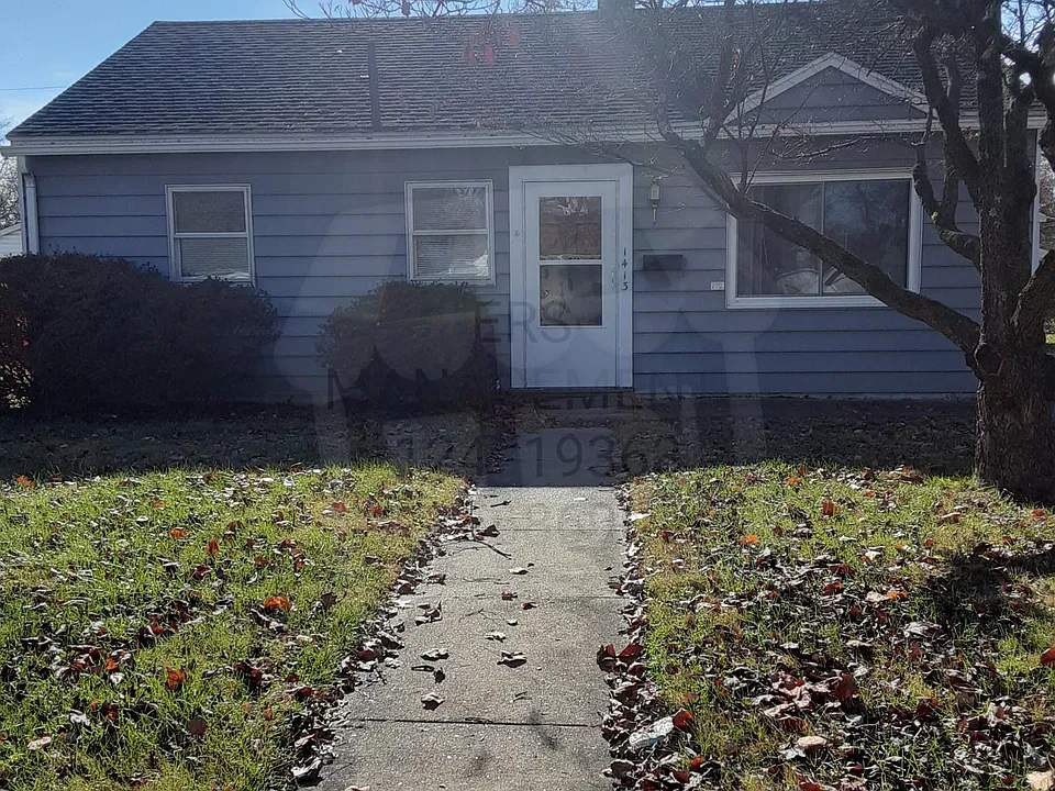 1413 Waggoner Ave