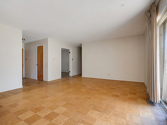 3rd image of 816 Delphia Ave