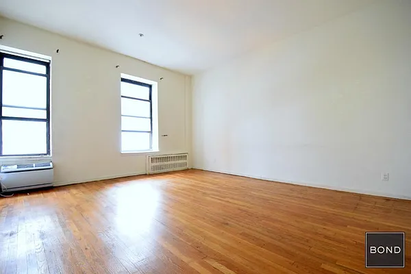 Rented by Bond New York | media 7