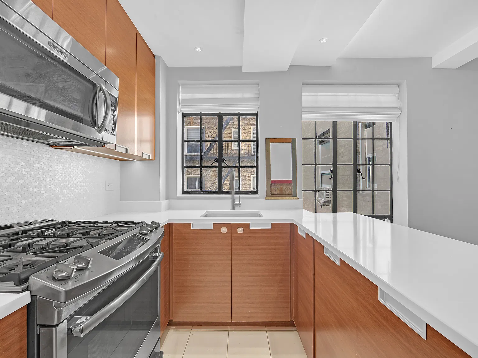 333 East 43rd Street — Photo 3