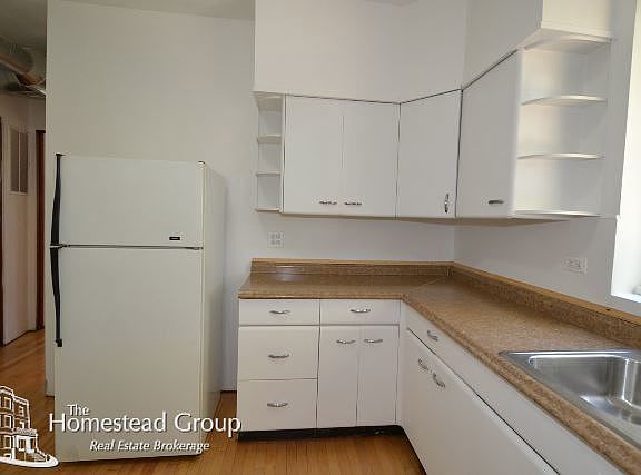 4th image of 3549 N Seeley Ave #Twoo