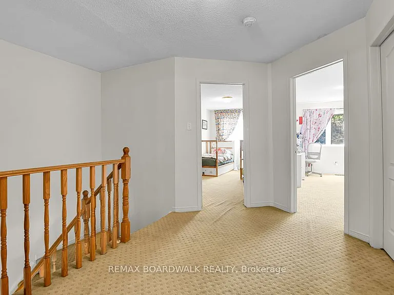 79 Hunters Glen Cres — Photo 16