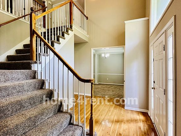 3rd image of 14010 Briar St
