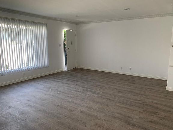 3rd image of 680 S Norton Ave APT 2