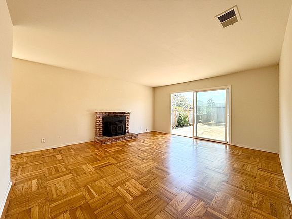 4th image of 1088 Manzanita Dr