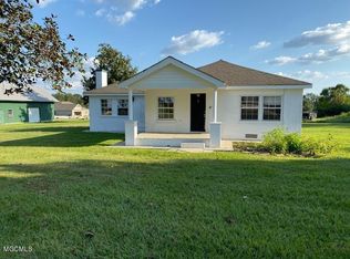 11 Sassafras Dr, Carriere, MS 39426