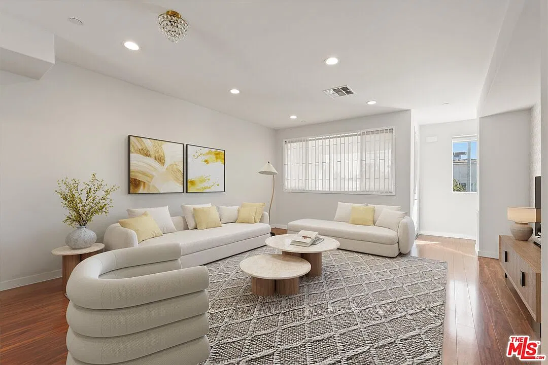 3 bed, 4.0 bath, 1930 sqft, $5,000 — Photo 1