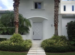 5763 N Bay Rd, Miami Beach, FL 33140