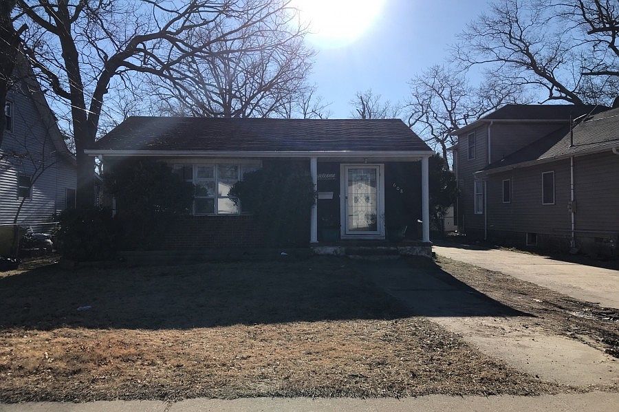 1st image of 608 Central Ave