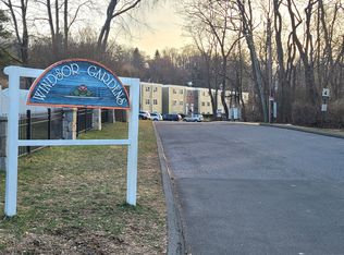 5 Woodside Ave #C36, New Fairfield, CT