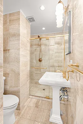 Rented by Compass | media 22