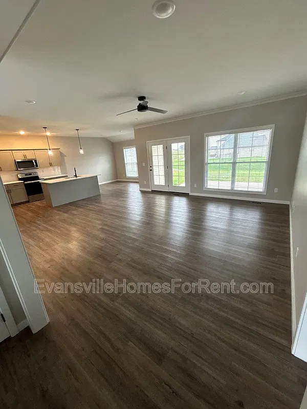 3 bed, 2.0 bath, 1800 sqft, $2,350 — Photo 3
