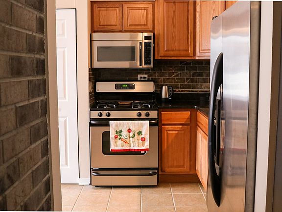 5th image of 3350 Bayside Dr Unit 6