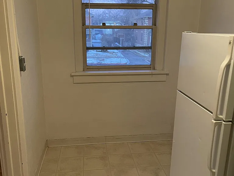 200 East Laurel Street - 10 — Photo 14