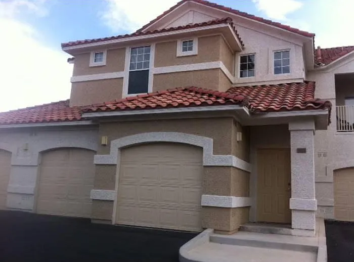 8555 W Russell Rd — Photo 1