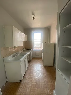 Rented by NYC LUXURY APT RENTALS CO LLC | media 11