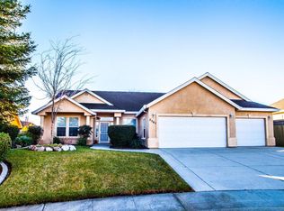 2561 Warm Spring Ln, Redding, CA 96003