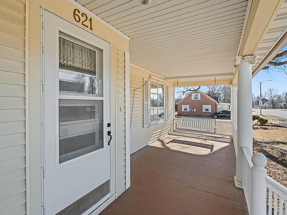 3rd image of 621 6th St