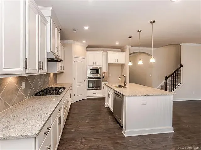 8184 Breton Way — Photo 8