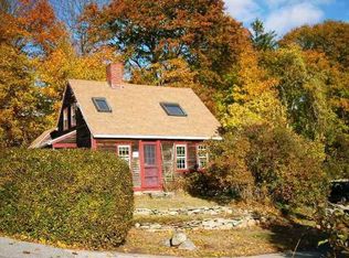 28 Elm St, Noank, CT 06340