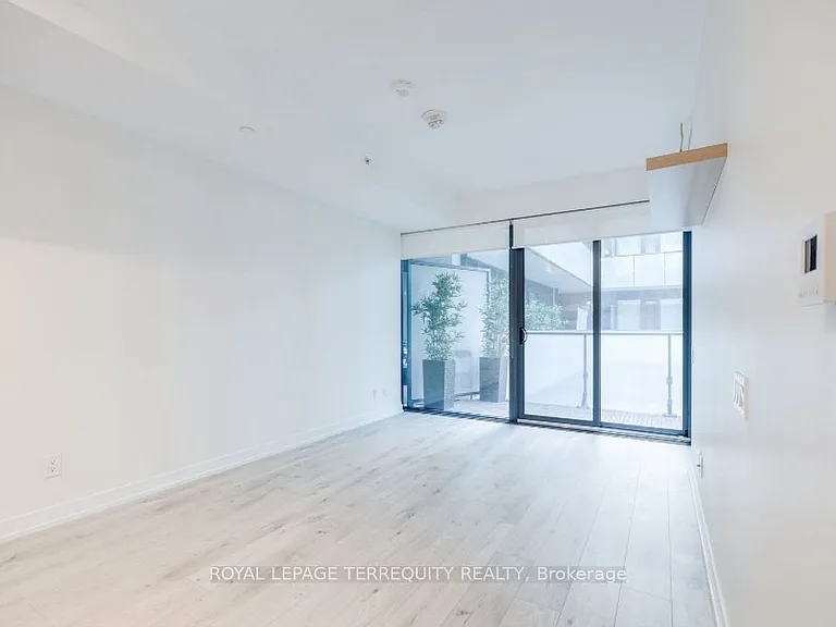 161 Roehampton Ave #330 — Photo 7