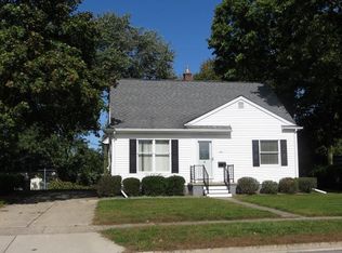 605 Herrick Park Dr, Tecumseh, MI 49286