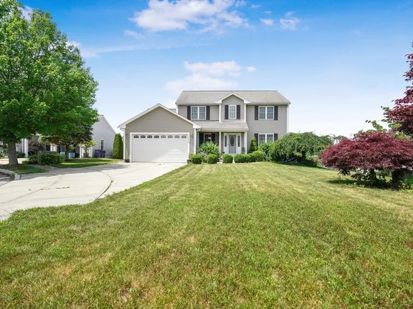 9 Aranea Cir, New Bedford, MA 02740