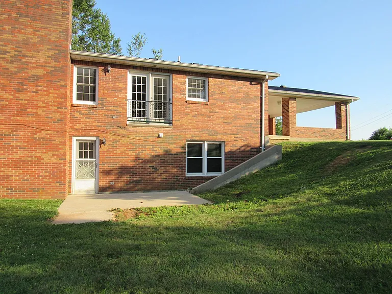 237 Stratmoor Dr — Photo 25