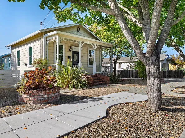 318 Mason Street, Healdsburg, CA 95448