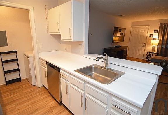4th image of 10265 Gandy Blvd N APT 1409