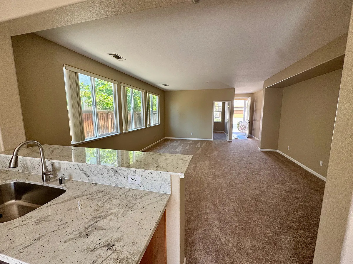 Building Photo - 2706 Serene Ct
