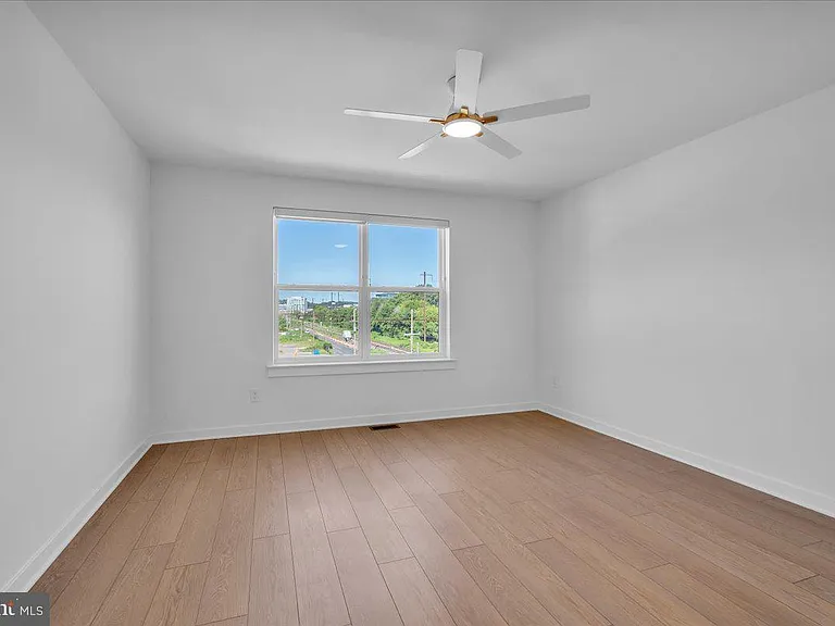 904 Riverplace Dr — Photo 15