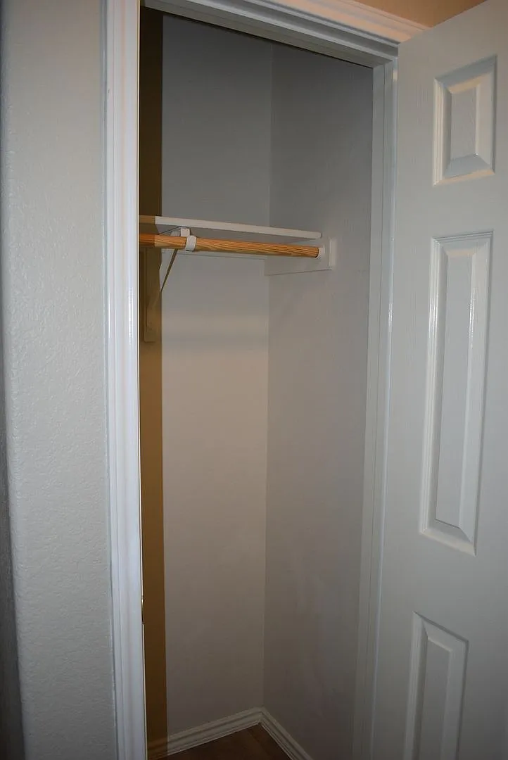 Charming 3 BR on Corner Lot! — Photo 3