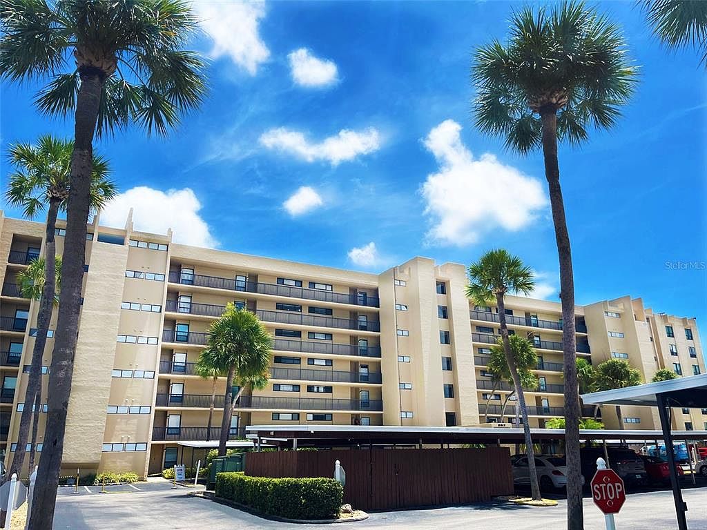 2617 Cove Cay Dr UNIT 404