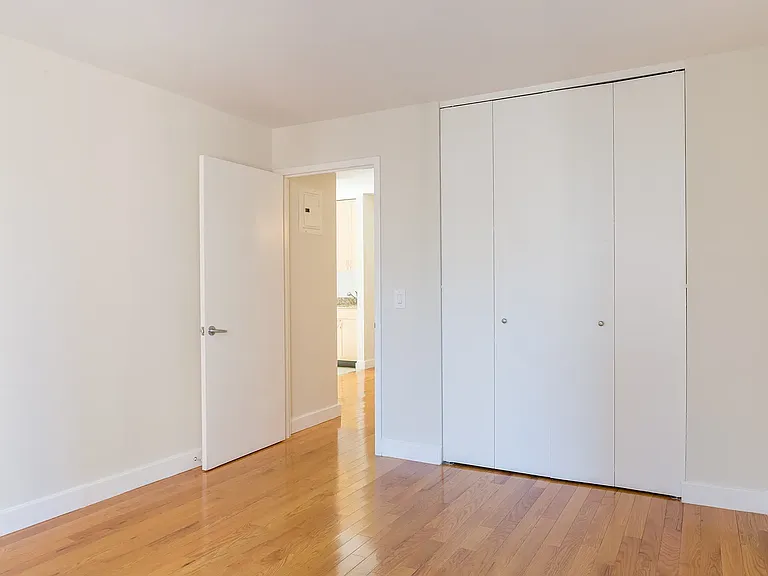 235 W 48th St #14R — Photo 5