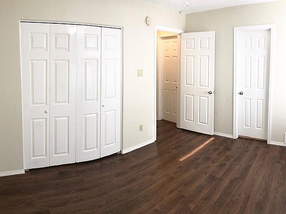 2nd image of 1701 Horseshoe Cir