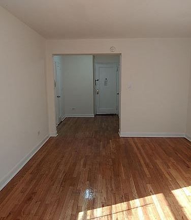 5th image of 6420 Saunders St #307