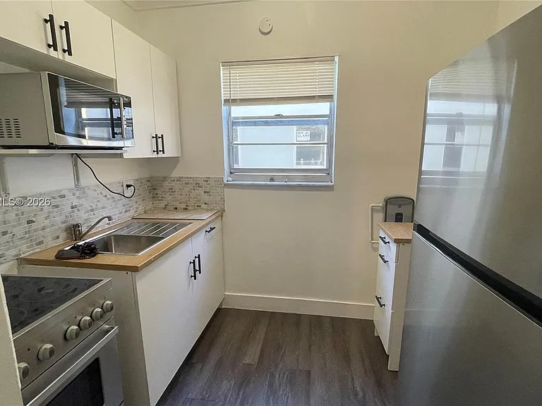 1043 NW 2nd St #9 — Photo 19
