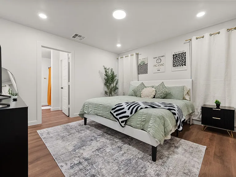 2163 Langford Ave — Photo 15