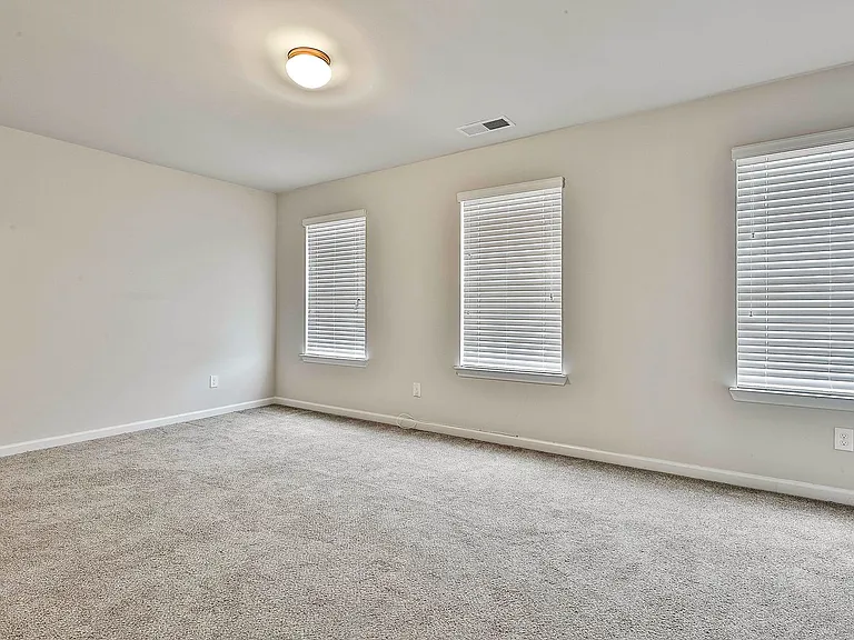 5037 Pioneer Pkwy — Photo 16