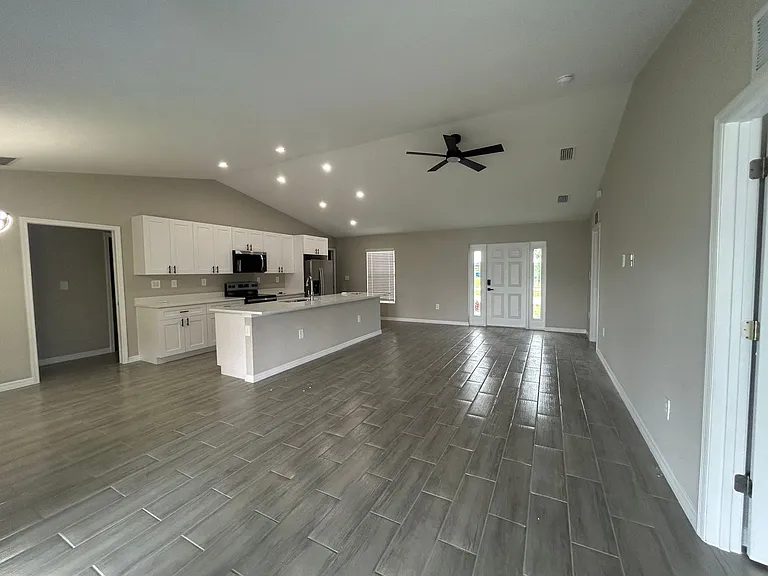 2014 Kismet Pkwy W — Photo 6