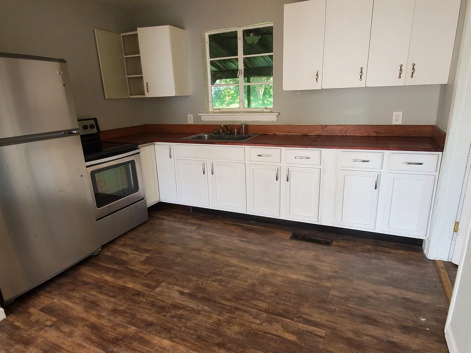 3 bed, 1470 sqft, $1,445 — Photo 3